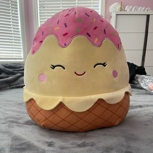 Shannon ice cream squishmallow